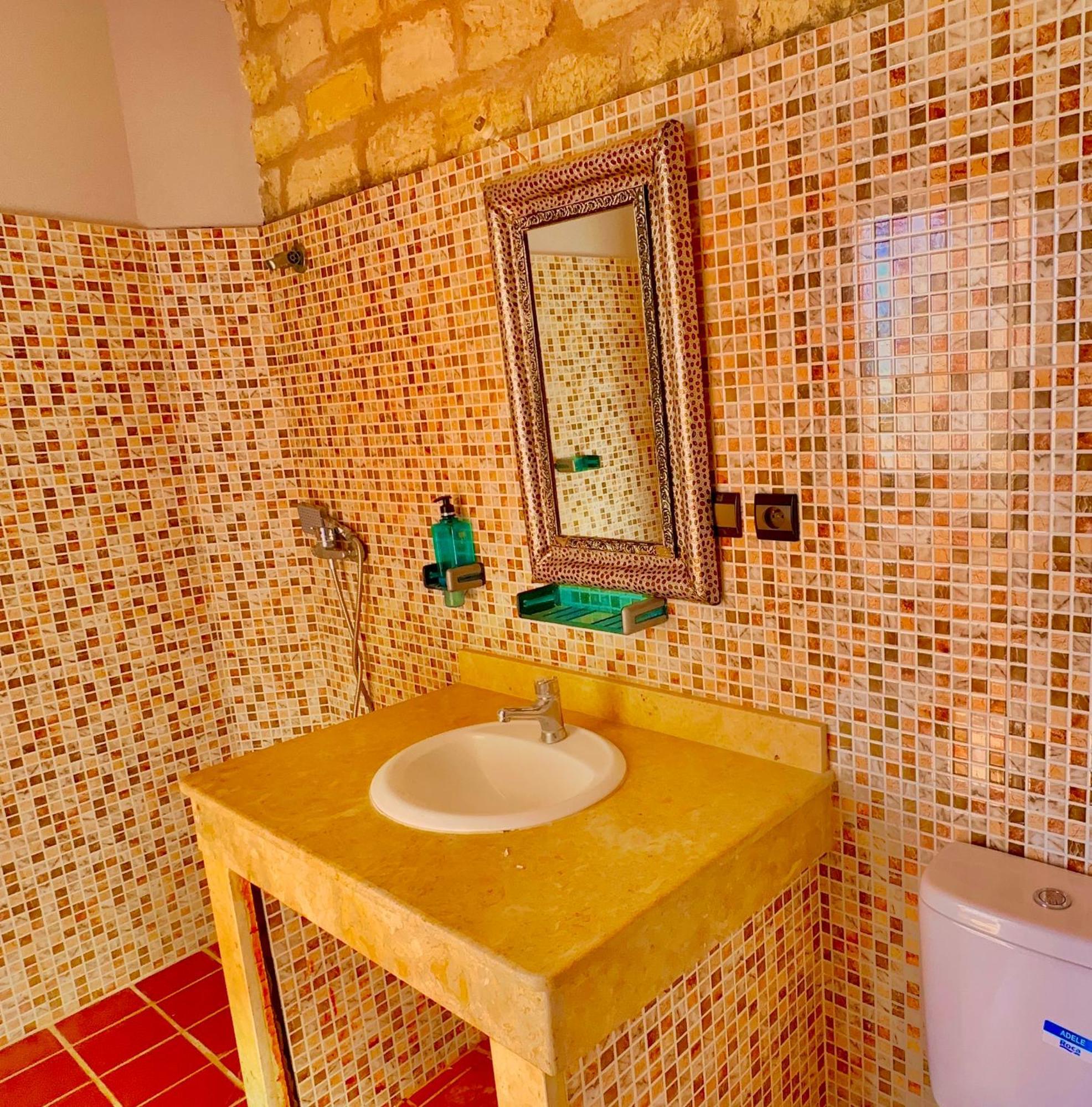 Quiet Oasis Luxury Stone With Panoramic Views Near