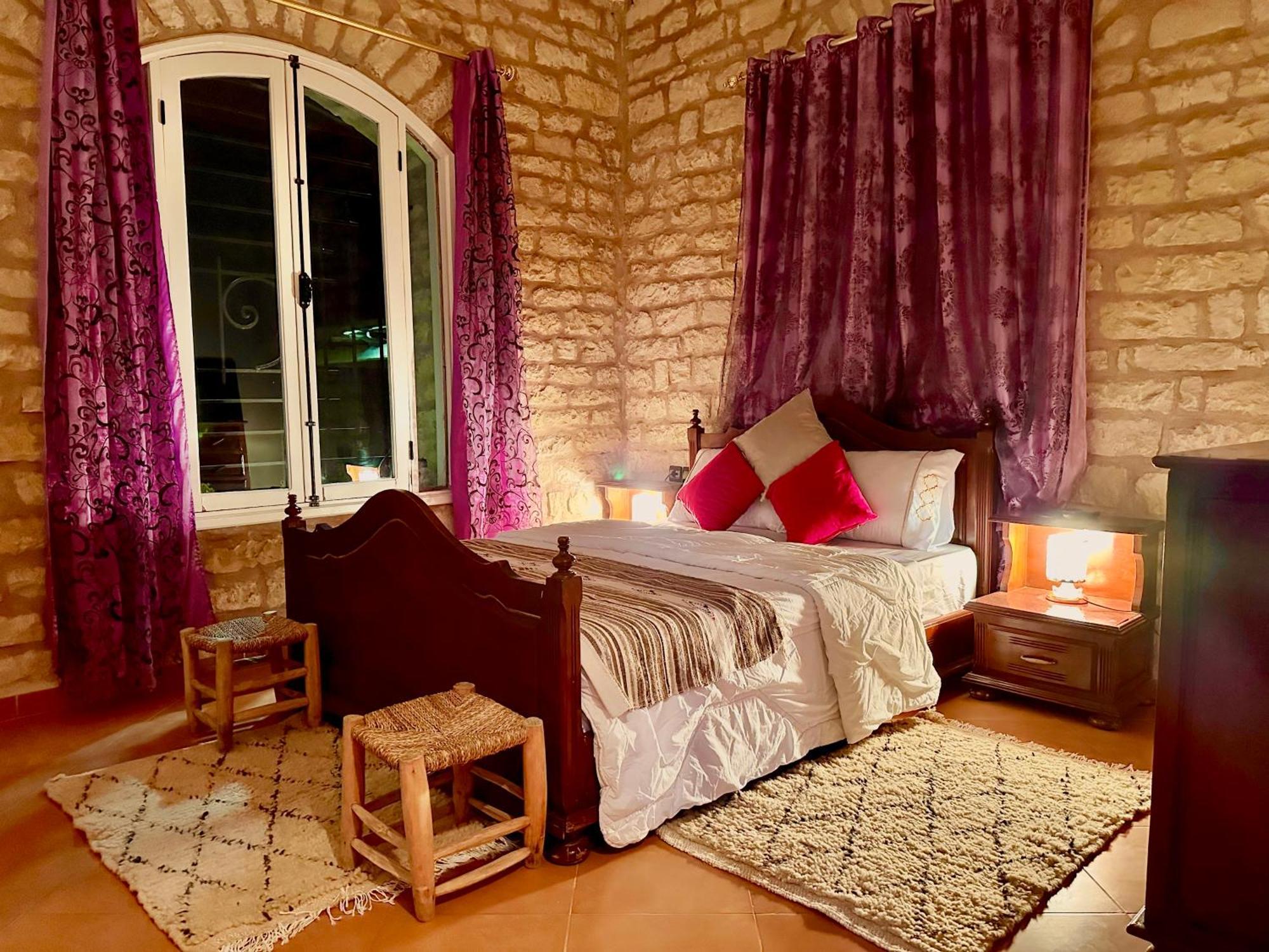 Quiet Oasis Luxury Stone With Panoramic Views Near Villa *